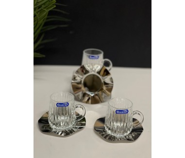 كاسات شاي بصحن فضي