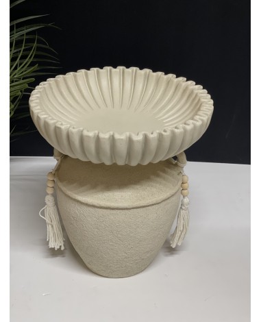 صحن بولي بقاعدة كبير