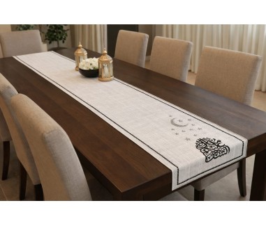 مفرش خياطة تطريز اسود