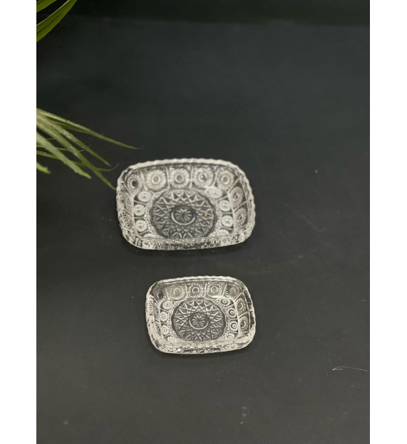 صحن مربع وسط