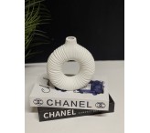 فازه ابيض صغير