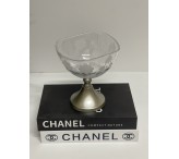 صحن فضي مشجر بقاعدة وسط