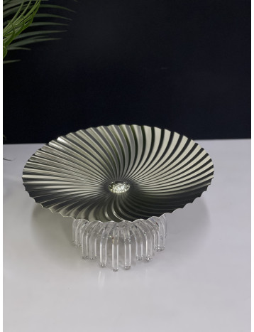 صحن تقديم فضي بقاعدة شفاف