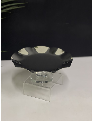 صحن فضي وسط