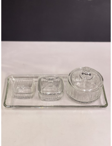 صحن مع تمريه شفاف 