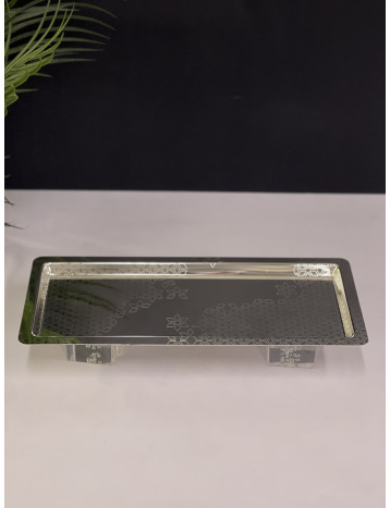 صحن تقديم كبير بقاعدة 