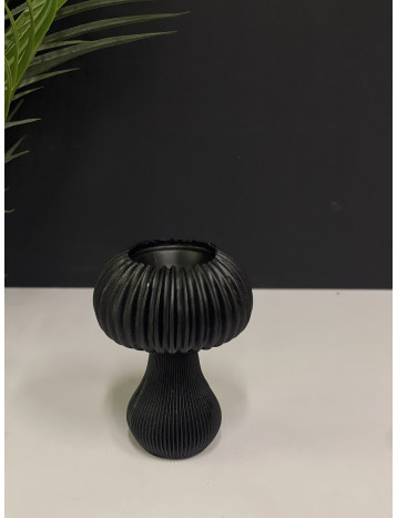 قاعدة شموع وسط