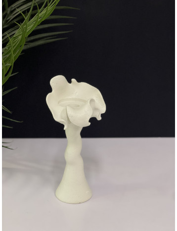 شمعدان كبير بشكل 