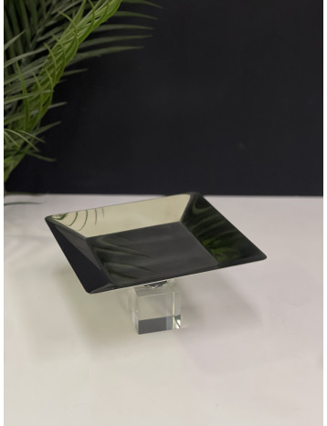 صحن ضيافة مربع وسط