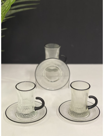 كاسات شاي بتحديد اسود