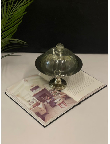 صحن تقديم فضي بغطاء 