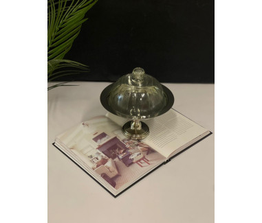 صحن تقديم فضي بغطاء 