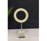 تحفة بقاعدة كبيره