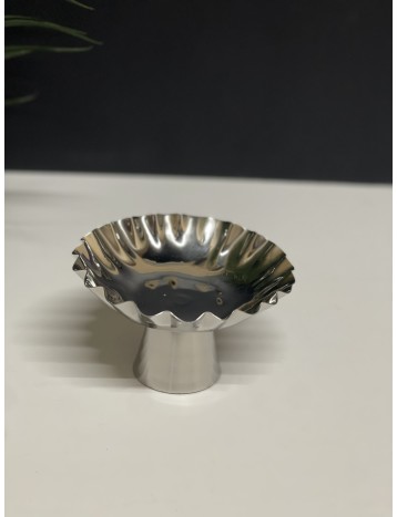 صحن تقديم فضي بقاعده