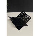 حامل كتاب اسود