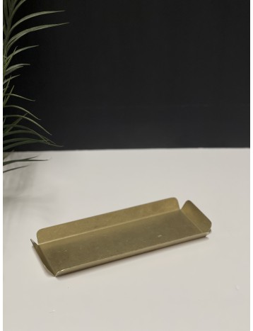 صحن حديد ذهبي وسط