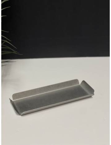 صحن حديد فضي وسط