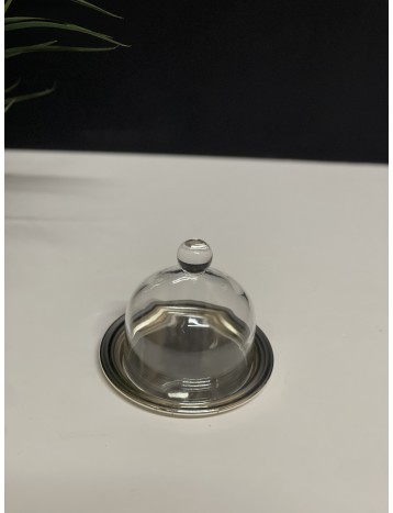 صحن فضي بغطاء صغير