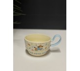 كوب بمسكة سماوي