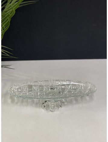 صحن بيضاوي بقاعدة كريستال 