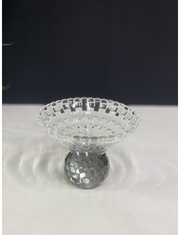 صحن صغير بقاعدة اسود