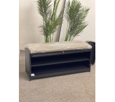 رف تخزين مع جلسة كبير