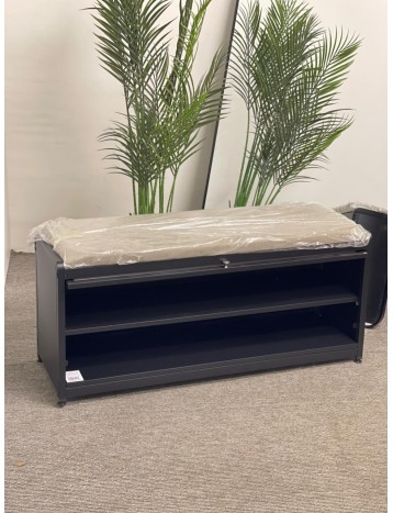 رف تخزين مع جلسة كبير