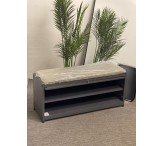 رف تخزين مع جلسة كبير **