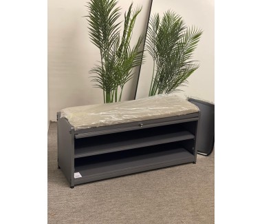 رف تخزين مع جلسة كبير **