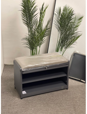 رف تخزين مع جلسة **