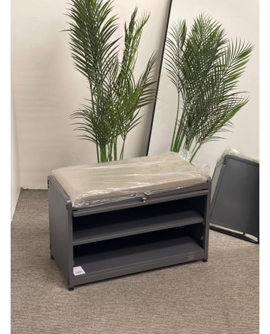 رف تخزين مع جلسة **