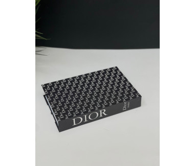 كتاب Dior اسود