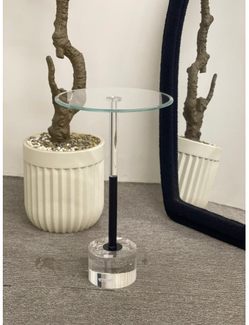 طاولة خدمة بقاعدة اكريلك اسود